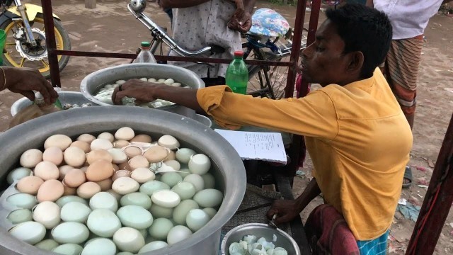 'People with disabilities make a living by selling eggs | Bangladeshi street food |'