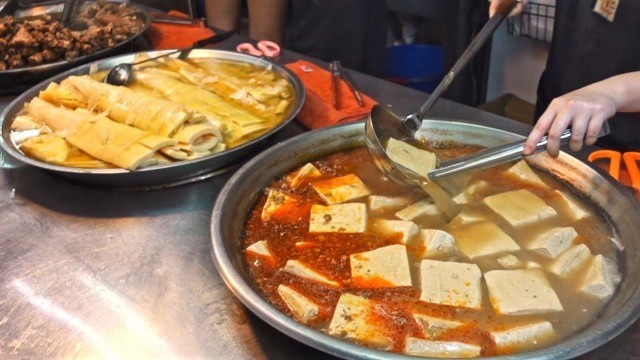 'Taiwanese Street Food-Ribs Stewed in Herbs, Spicy Stinky Tofu, Bamboo Shoots/藥燉排骨,麻辣臭豆腐,滷桂竹筍-台灣夜市美食'