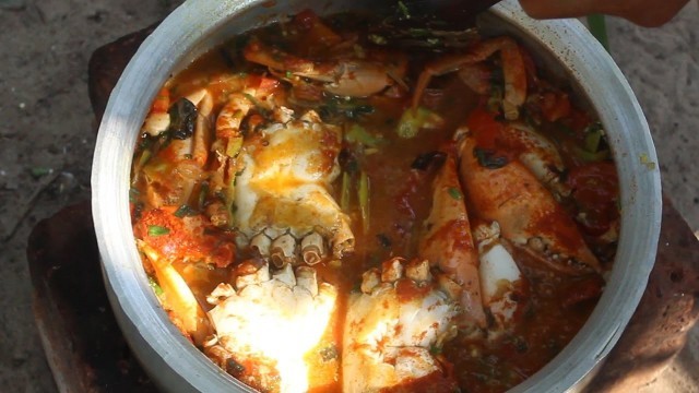 'How to cook Crab Curry Village Style || Country Food || Indian Village Style Crab Curry Recipes'