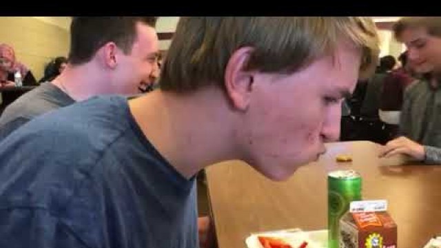 'Retarded Kid eats Chicken and Peppers(Food Review)'