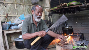 'Indian Village Food in Nagaland - Fire Roasted Pig Intestines with Grandpa!'