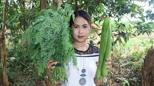 'Awesome Cooking Moringa Leaves With Chicken ( Korko ) Cook Delicious Recipe   - Village Food Factoy'