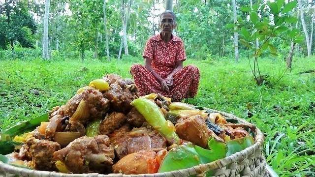 'Village Foods ❤ Cooking Devilled Fried Chicken by Grandma / Village Life'