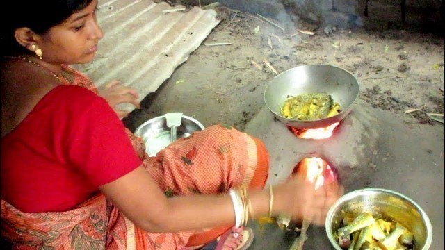 'FISH CURRY in My Village - Indian Village Food || Food at Street'